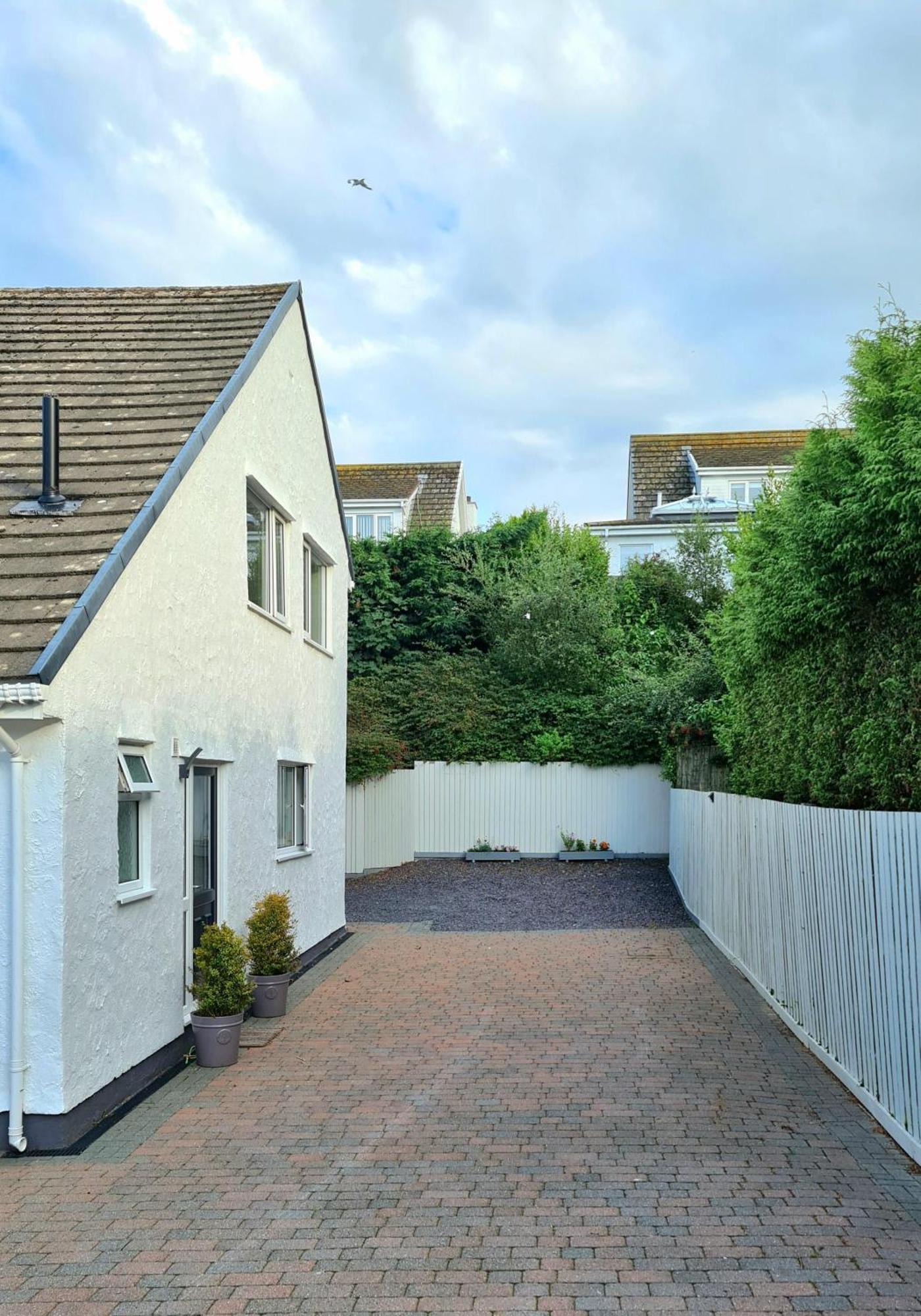 Benllech Beach Apartment *